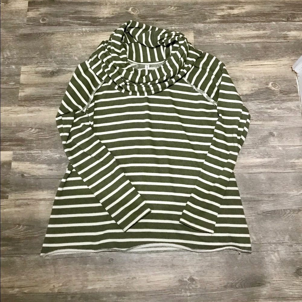 Oversized cowlneck turtleneck